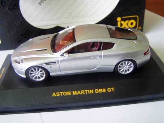 1:43 ASTON MARTIN DB9 GT SILVER