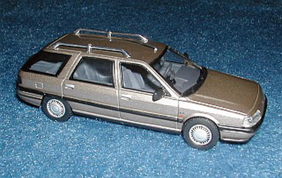 1:43 RENAULT 21 NEVADA CREME