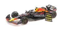 1:18 ORACLE RED BULL RACING RB18 - VERSTAPPEN - WINNER JAPANESE GP 2022 -  W/PITBOARD – WORLD CHAMPION - MINICHAMPS - 110221801